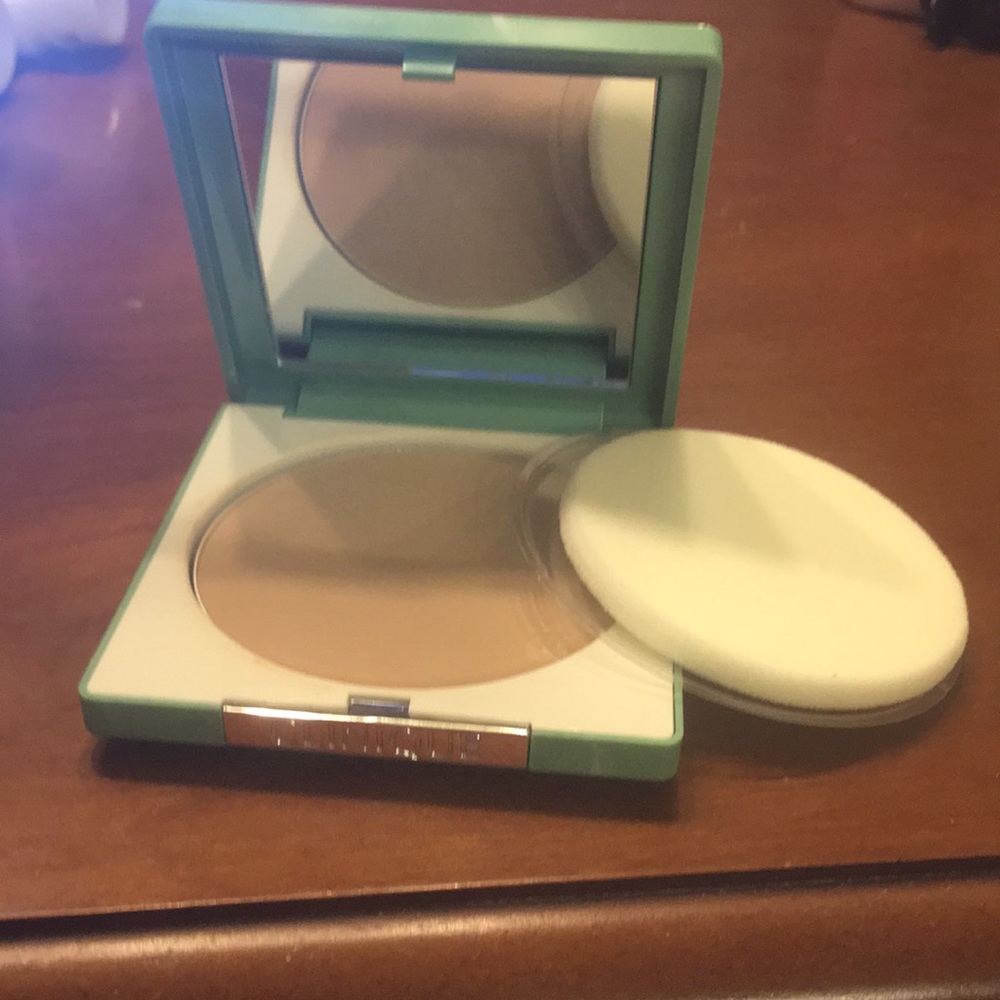 Clinique powder